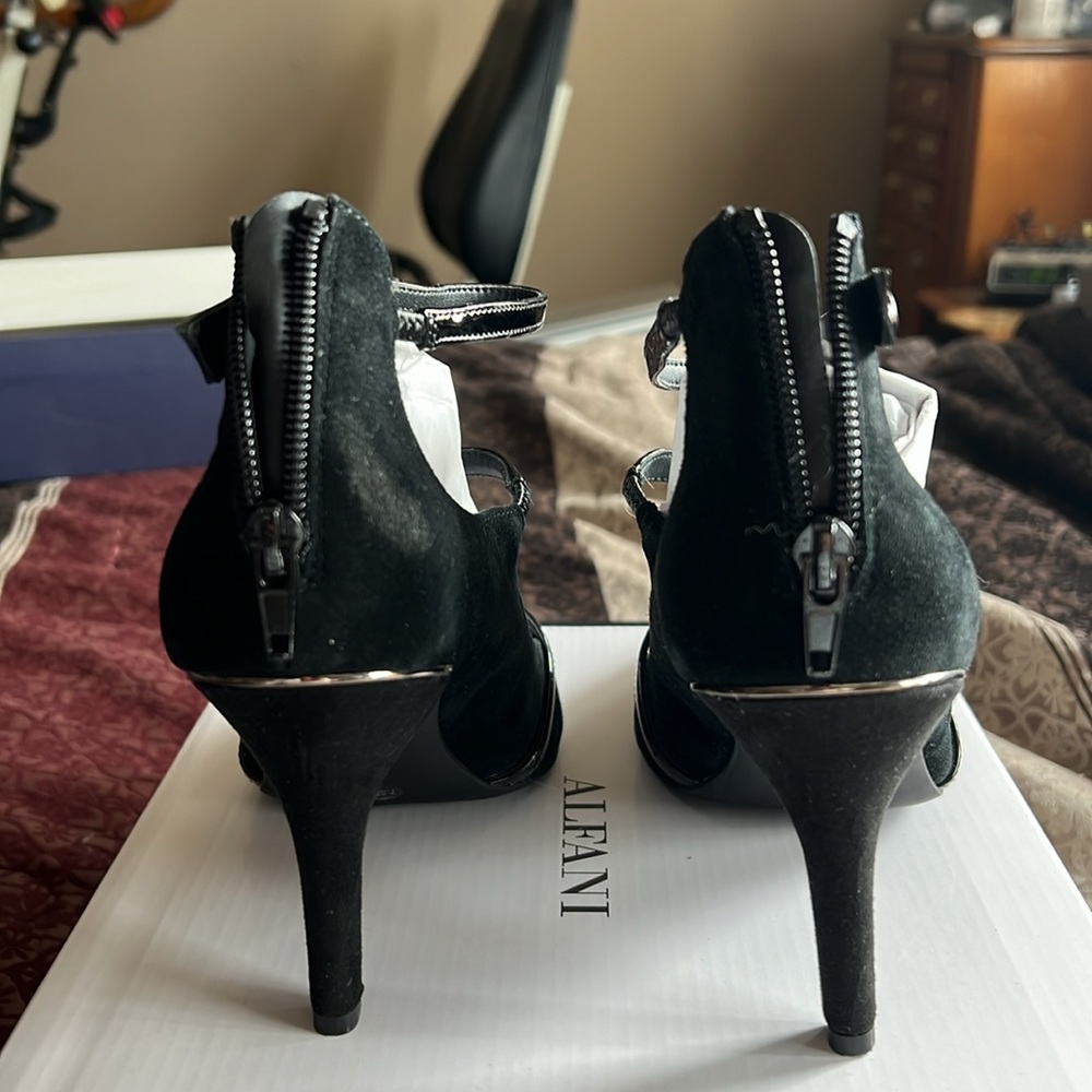 Alfani Heels - Picture 2 of 4